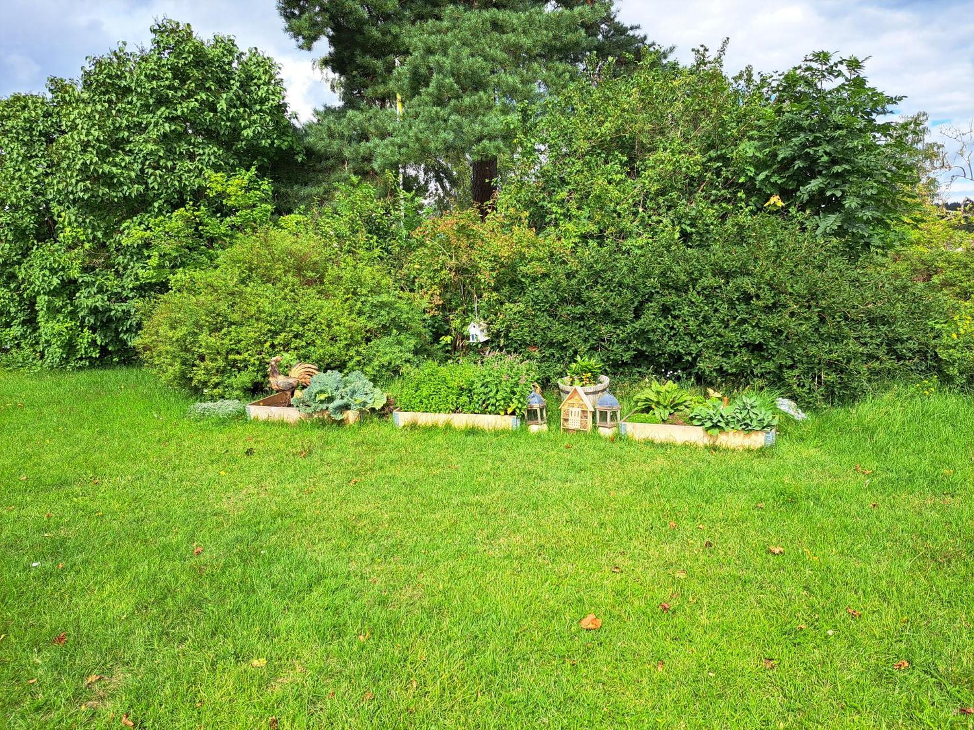 Отель Smalandsgarden Гренна Экстерьер фото